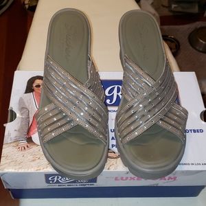 Sketchers slides